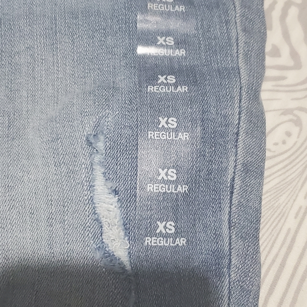 High Rise Distressed Jeggings - Picture 5 of 8
